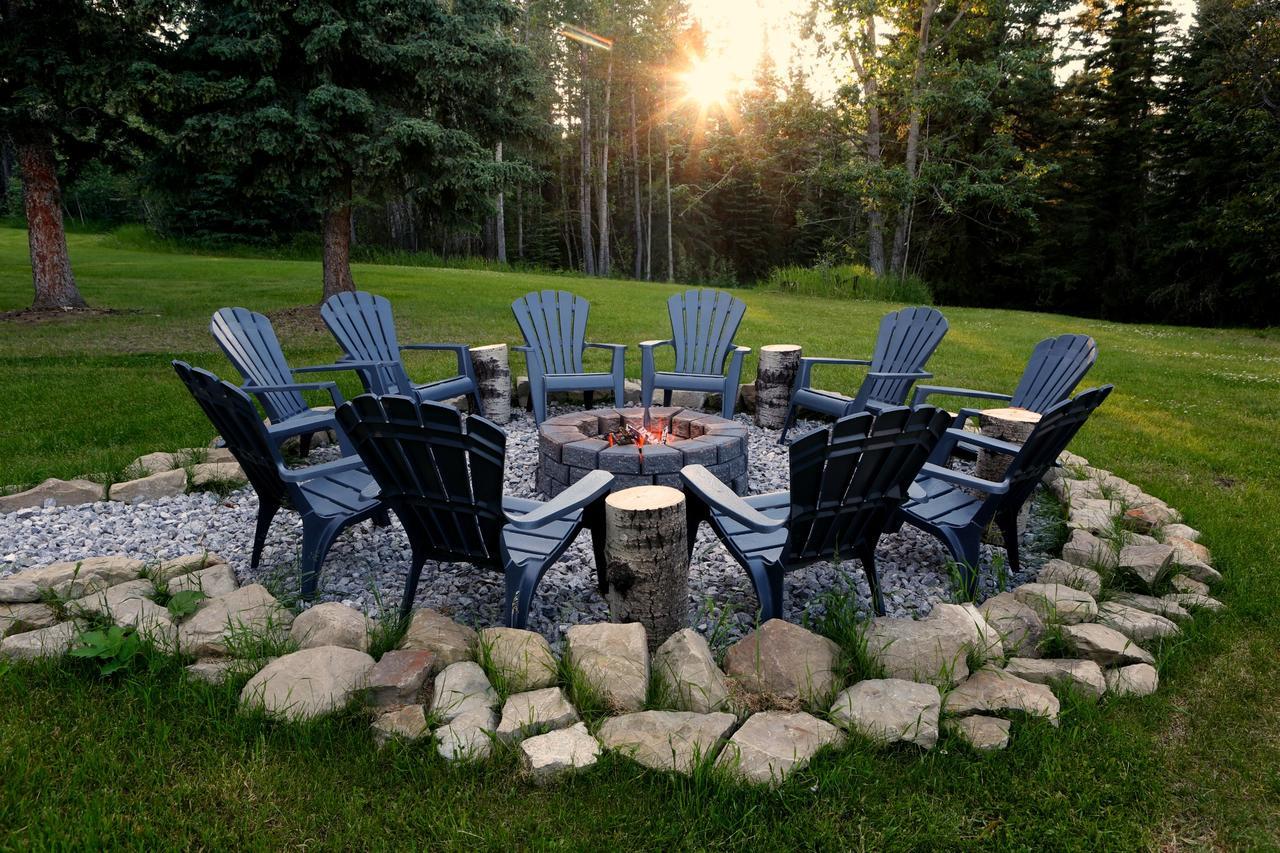 مبيت وإفطار Bragg Creek Sleepy Creek Country Manor المظهر الخارجي الصورة